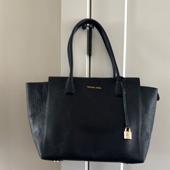 Michael Kors Mercer Large Satchel Black Leather Handbag Top Zip Closure Bag GUC - Picture 1 of 14